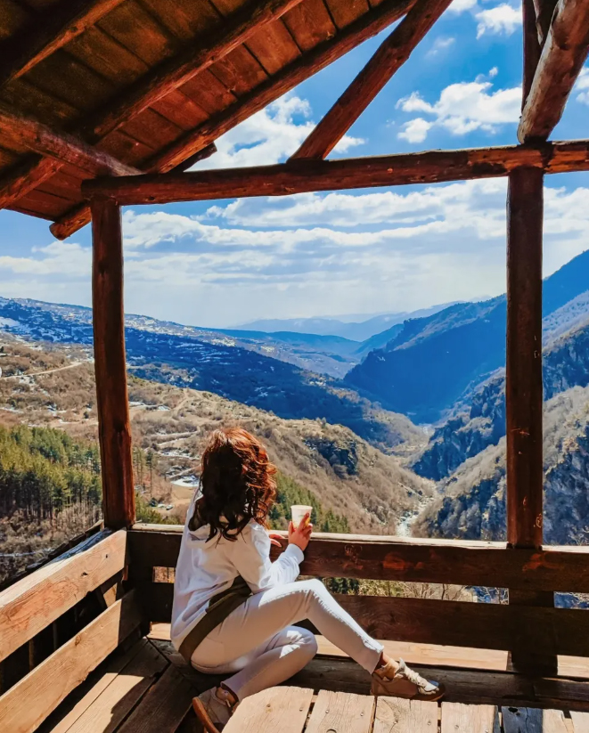 Панорамна гледка към каньона на река Канина